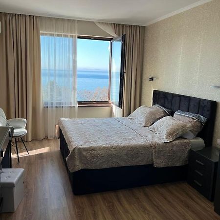 Luxury Penthouse Apartments At Valencia Gardens Бургас Экстерьер фото