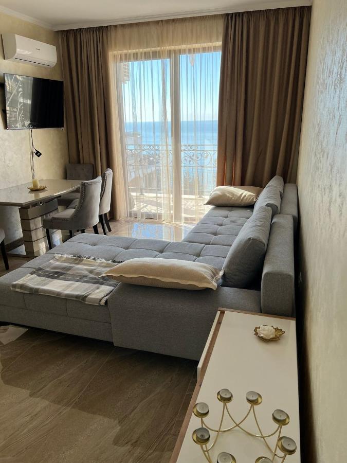 Luxury Penthouse Apartments At Valencia Gardens Бургас Экстерьер фото