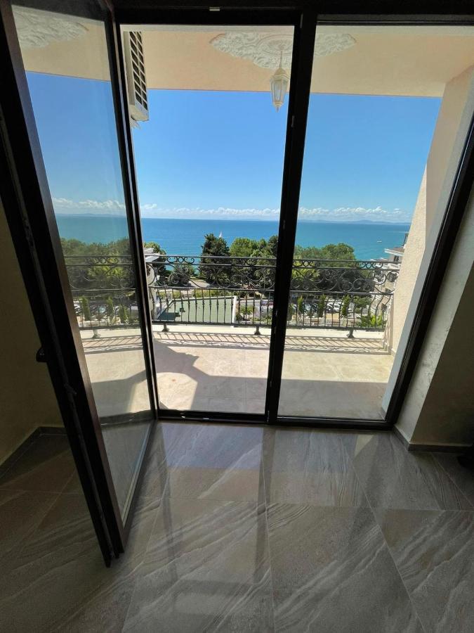 Luxury Penthouse Apartments At Valencia Gardens Бургас Экстерьер фото