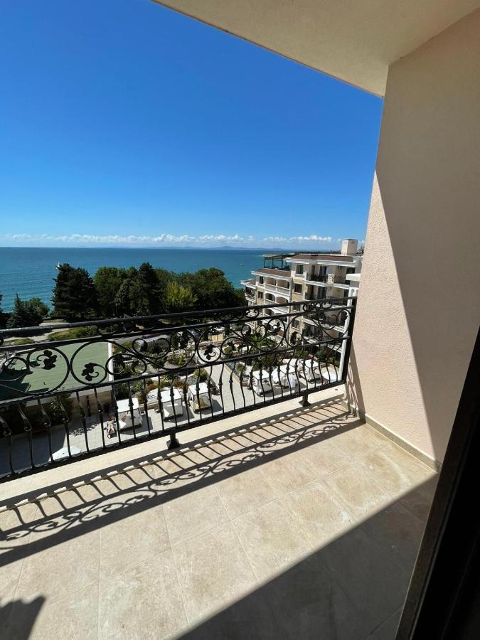 Luxury Penthouse Apartments At Valencia Gardens Бургас Экстерьер фото