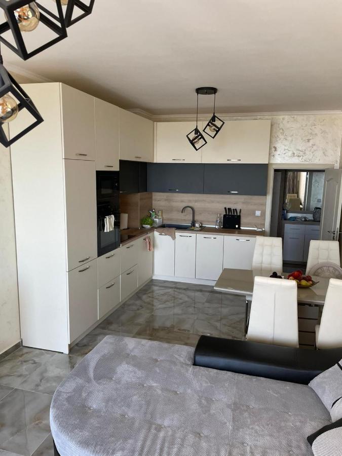 Luxury Penthouse Apartments At Valencia Gardens Бургас Экстерьер фото