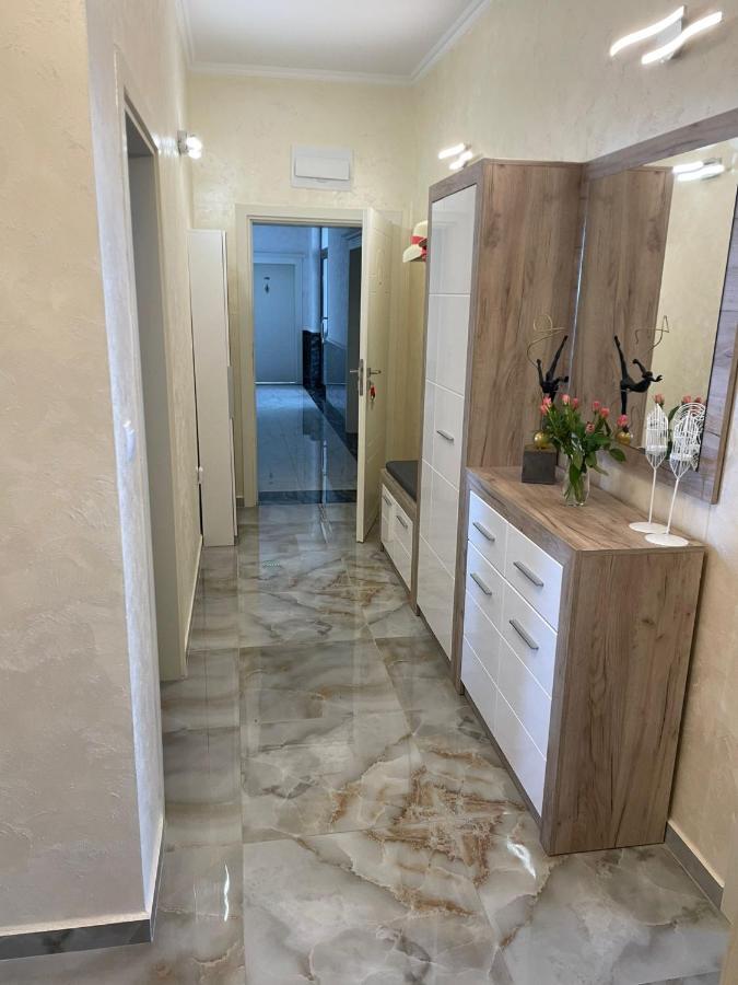 Luxury Penthouse Apartments At Valencia Gardens Бургас Экстерьер фото