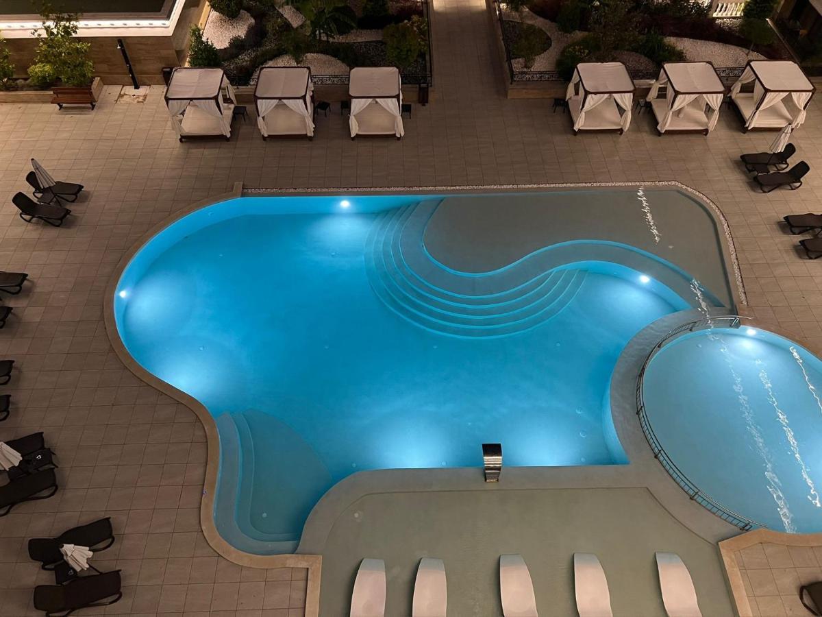 Luxury Penthouse Apartments At Valencia Gardens Бургас Экстерьер фото