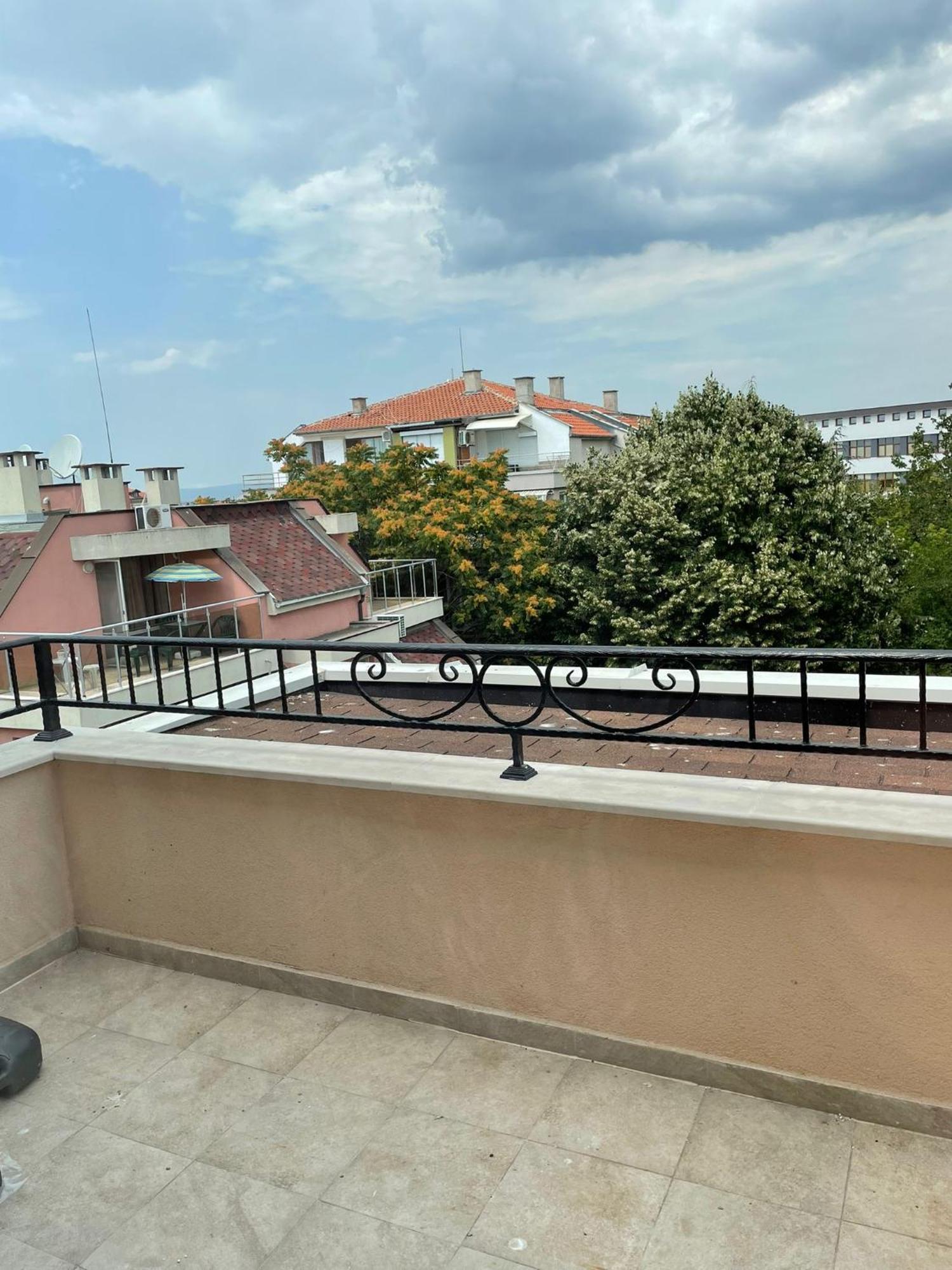 Luxury Penthouse Apartments At Valencia Gardens Бургас Номер фото